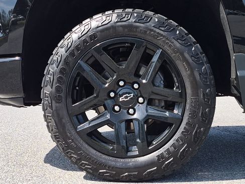 Used 2024 Chevrolet Silverado 1500 LT Trail Boss w/ Convenience Package II image 6