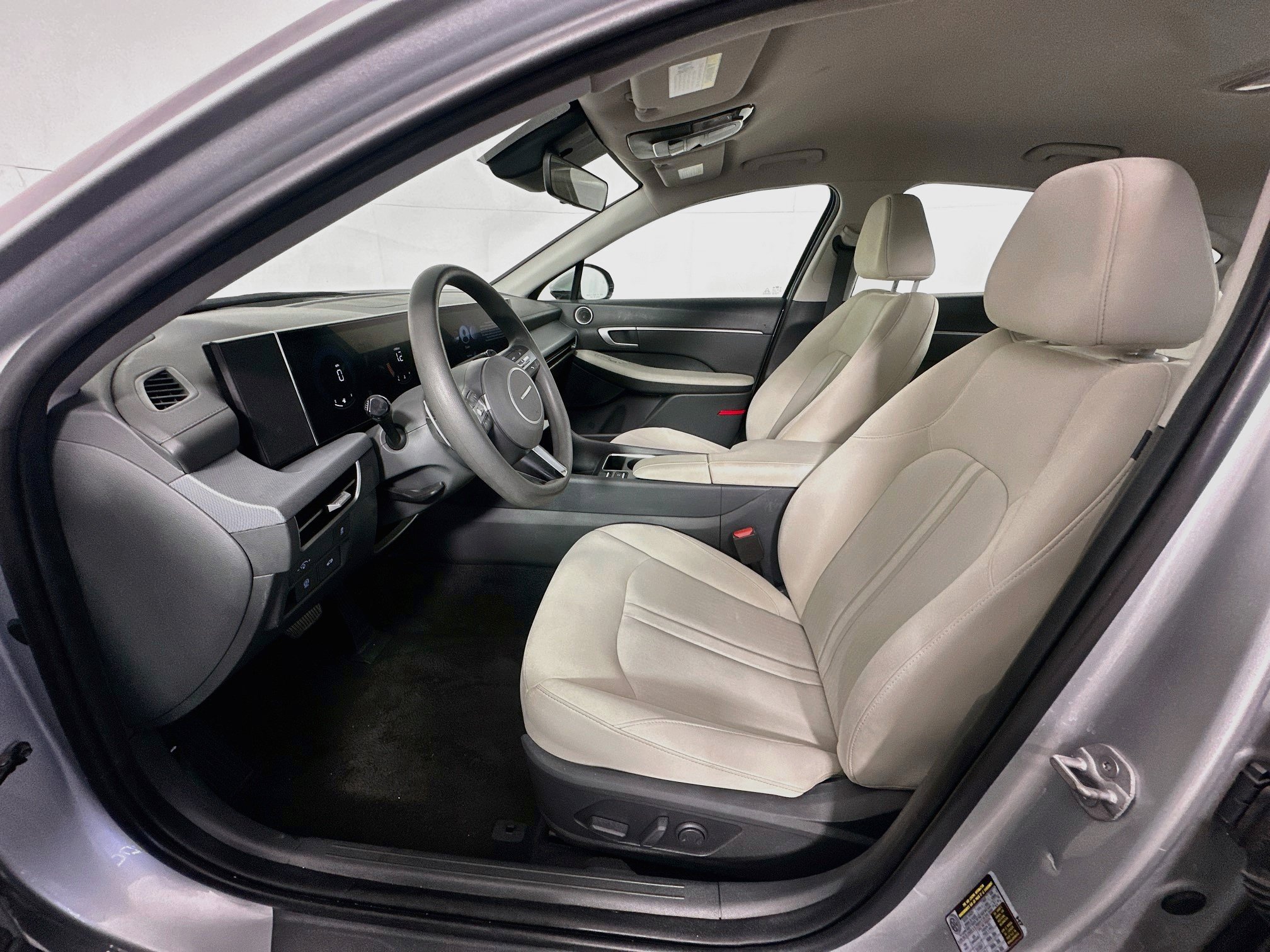 Used 2025 Hyundai Sonata SEL FWD image 13