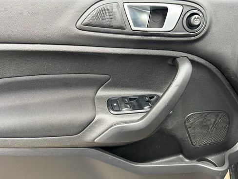 Used 2016 Ford Fiesta SE w/ Cold Weather Package FWD image 24