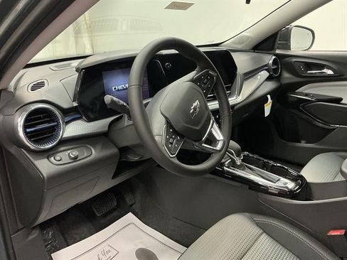 New 2026 Chevrolet Trax LT w/ Driver Confidence Package FWD image 10