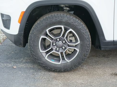 Used 2022 Jeep Grand Cherokee Trailhawk AWD/4WD image 6