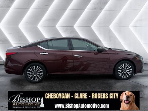 Used 2024 Nissan Altima 2.5 SV image 18