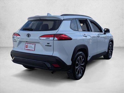 Used 2024 Toyota Corolla Cross SE image 5