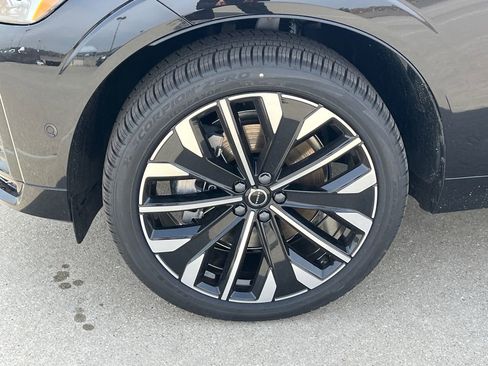 New 2026 Volvo XC60 B5 Ultra w/ Protection Package Premier image 8
