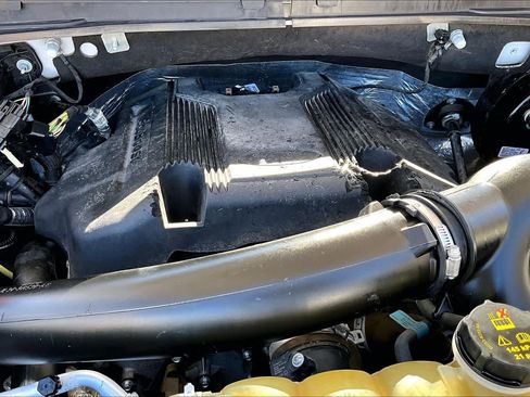 Used 2019 Ford Expedition XLT w/ Cargo Package image 33