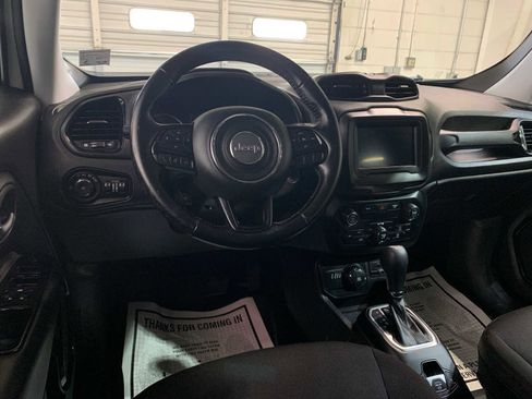 Used 2018 Jeep Renegade Altitude image 4
