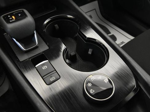 Used 2023 Nissan Rogue S image 18