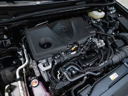 Certified 2025 Toyota Camry SE w/ Convenience Package image 13