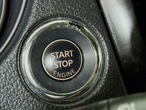 Used 2018 Nissan Rogue SV image 21