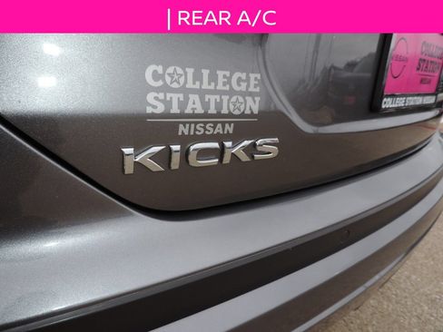 Used 2023 Nissan Kicks SR w/ SR Premium Package FWD image 18