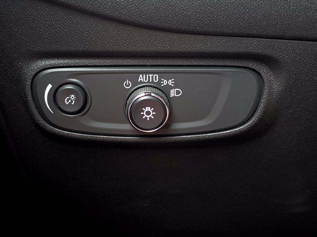 Used 2024 Chevrolet Equinox LT FWD image 20