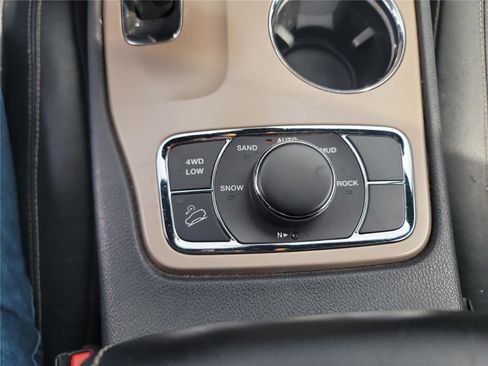 Used 2014 Jeep Grand Cherokee Limited image 22