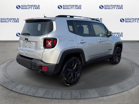 Used 2018 Jeep Renegade Altitude image 7