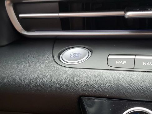 Certified 2024 Hyundai Elantra SEL FWD image 30