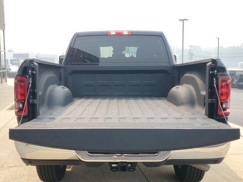 Used 2026 RAM 2500 Big Horn AWD/4WD image 6