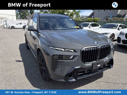 Used 2024 BMW X7 xDrive40i w/ M Sport Package AWD/4WD image 1