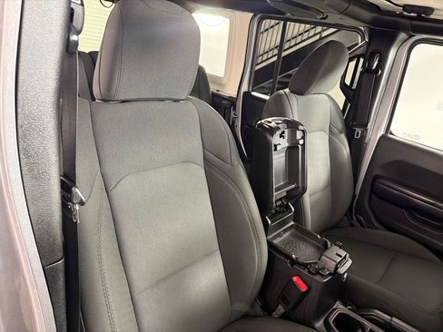 Used 2018 Jeep Wrangler Unlimited Sport S AWD/4WD image 25