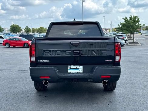 Used 2025 Honda Ridgeline Sport image 6