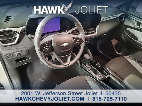 Used 2025 Chevrolet TrailBlazer LT AWD/4WD image 11