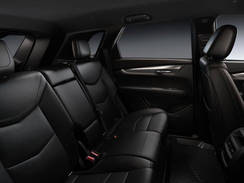 New 2026 Cadillac XT5 Luxury image 10