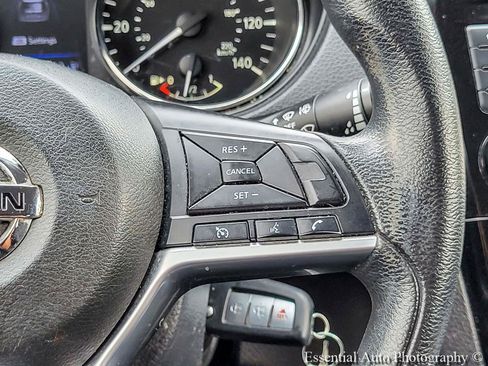 Used 2020 Nissan Rogue S FWD image 17