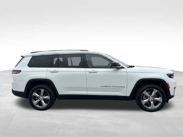 Used 2022 Jeep Grand Cherokee L Limited AWD/4WD image 7