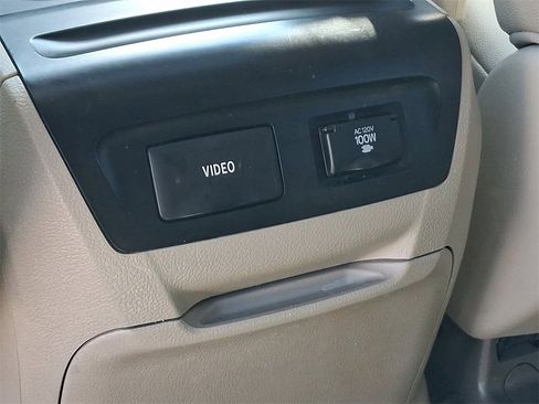 Used 2017 Toyota Sienna XLE Premium image 11