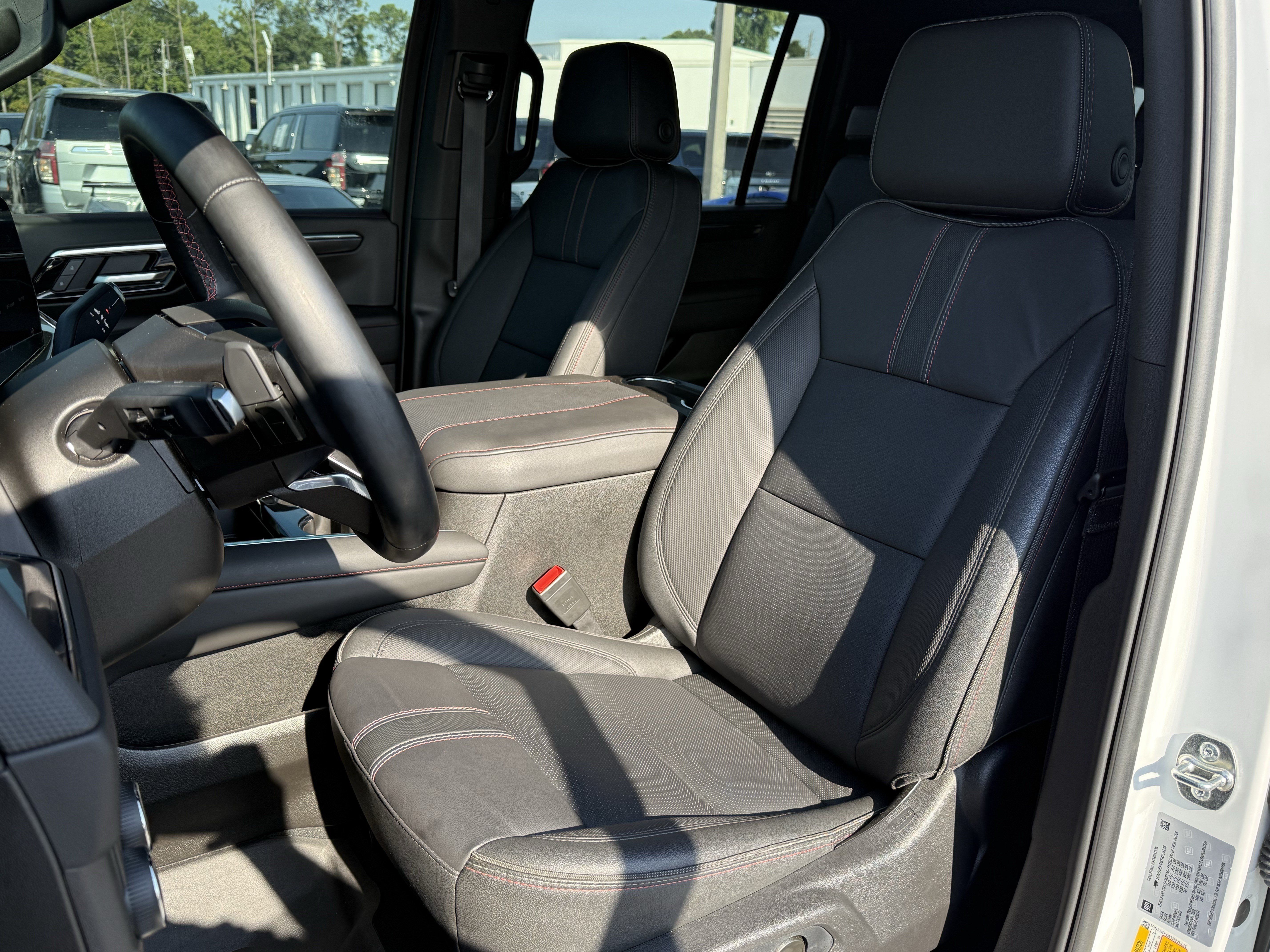 Used 2026 Chevrolet Suburban RST w/ Comfort Package RWD image 16