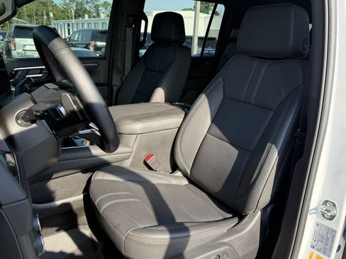 Used 2026 Chevrolet Suburban RST w/ Comfort Package RWD image 16