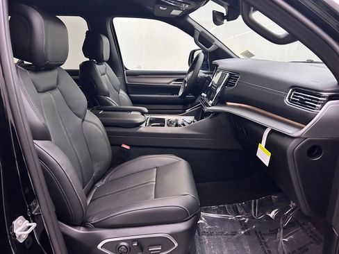 New 2026 Jeep Grand Wagoneer 4WD image 19