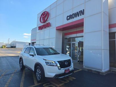 Used 2023 Nissan Pathfinder SL