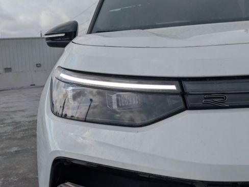 New 2026 Volkswagen Tiguan SE R-Line AWD/4WD image 9