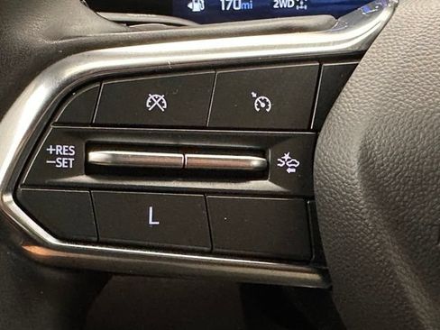 Used 2025 Chevrolet Equinox LT w/ Convenience Package II AWD/4WD image 9