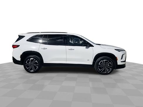 Used 2025 Buick Enclave Sport Touring image 9