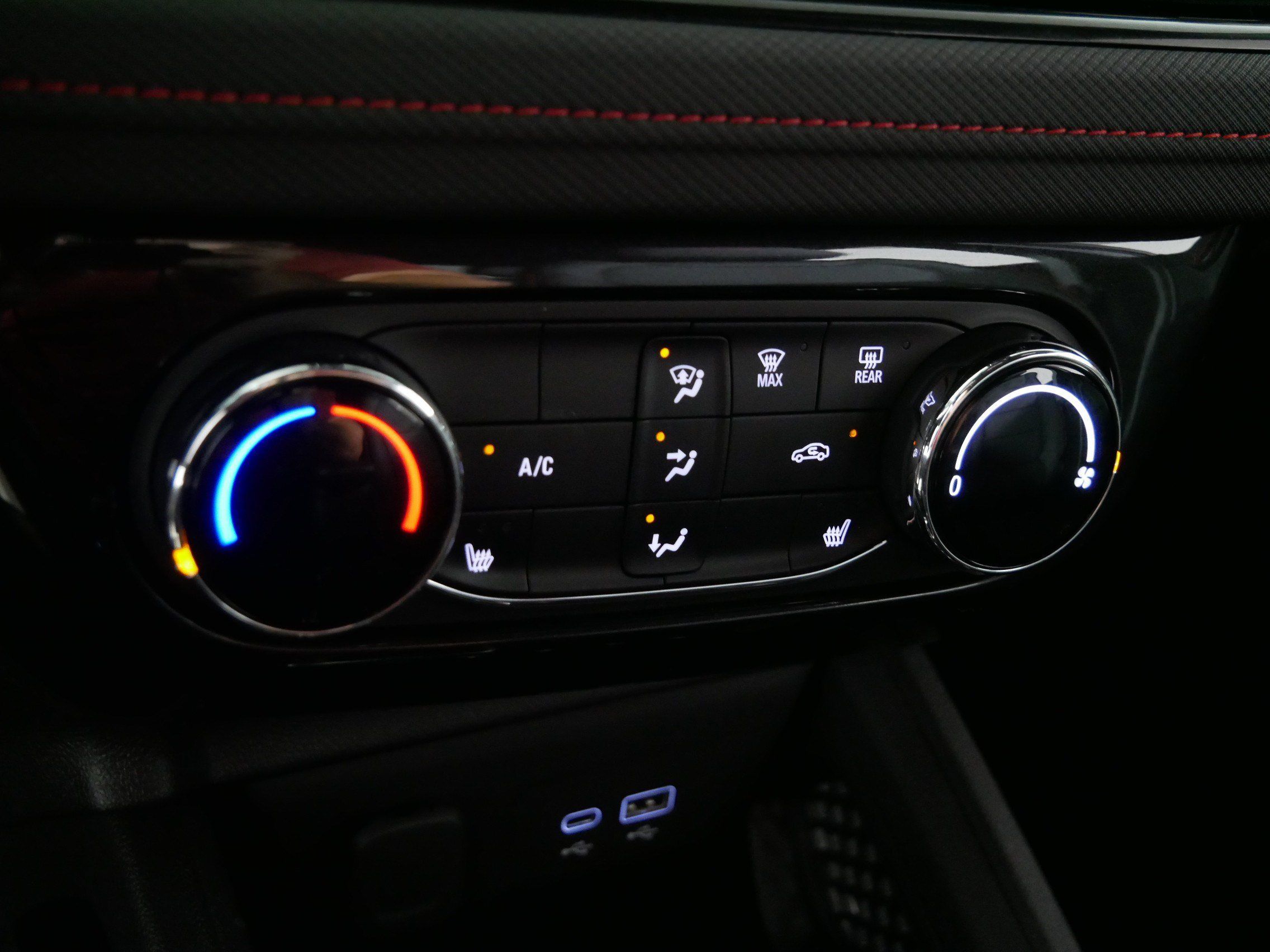 Used 2024 Chevrolet TrailBlazer RS w/ Driver Confidence Package FWD image 23