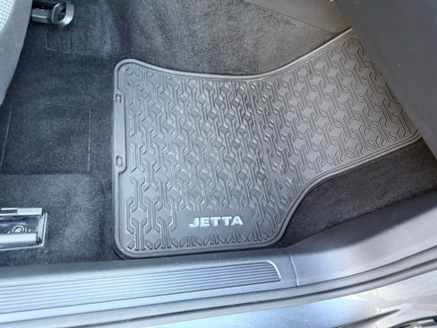 Used 2019 Volkswagen Jetta S image 9