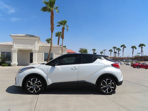 Used 2020 Toyota C-HR XLE image 4