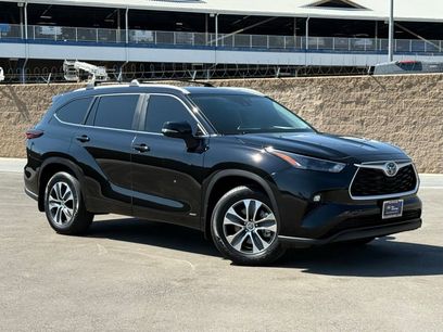 Used 2024 Toyota Highlander XLE