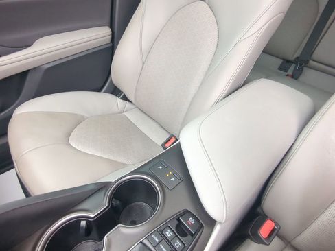 Used 2023 Toyota Camry XSE w/ Cold Weather Package FWD image 21