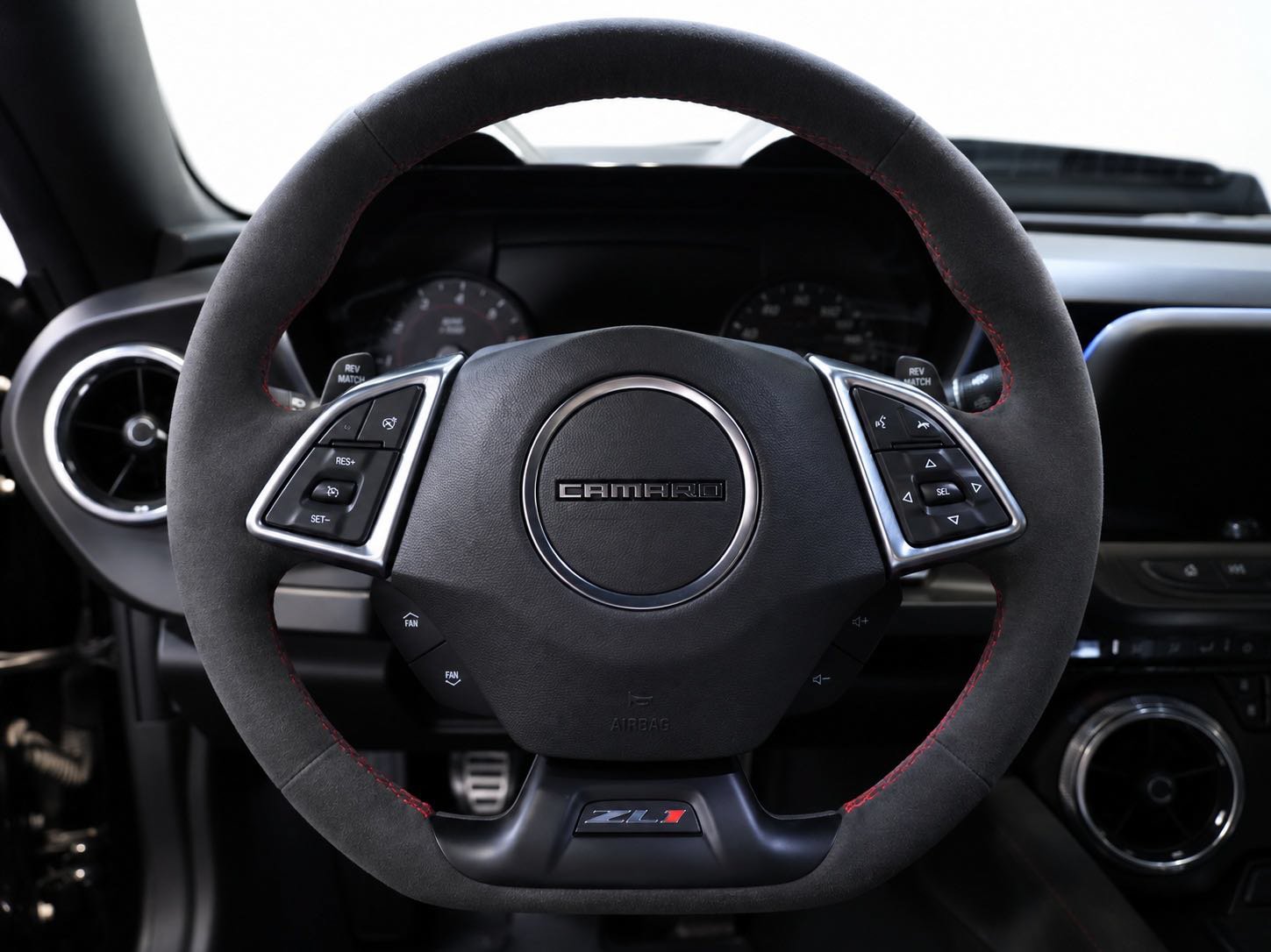 Used 2018 Chevrolet Camaro ZL1 RWD image 33