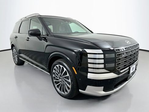 New 2027 Hyundai Palisade Calligraphy FWD image 3