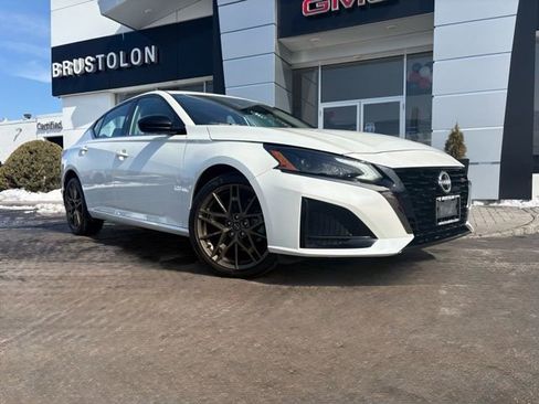 Used 2025 Nissan Altima 2.5 SR image 3