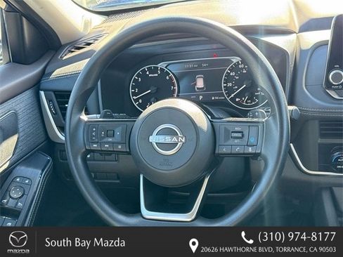 Used 2023 Nissan Rogue SV image 13