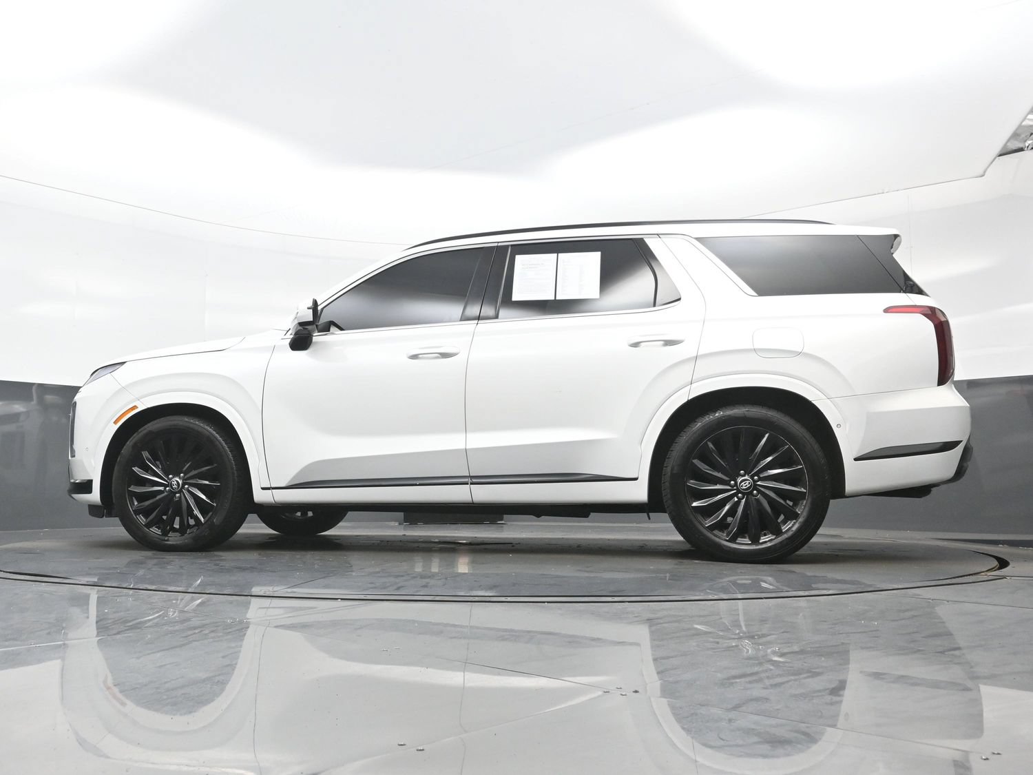 Certified 2024 Hyundai Palisade Calligraphy AWD/4WD image 30