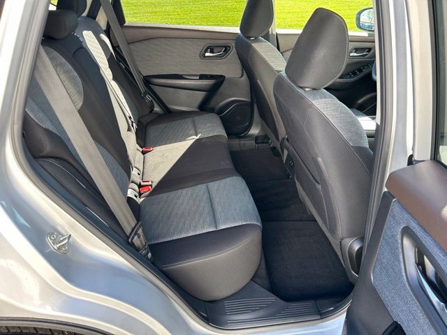 Used 2023 Nissan Rogue SV FWD image 47
