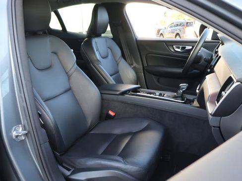 Used 2019 Volvo S60 T5 Momentum w/ Multimedia Package FWD image 20