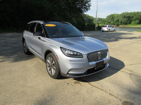 Used 2022 Lincoln Corsair Reserve w/ Equipment Group 201A image 6