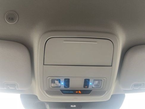 Used 2025 Ford Explorer Active image 32