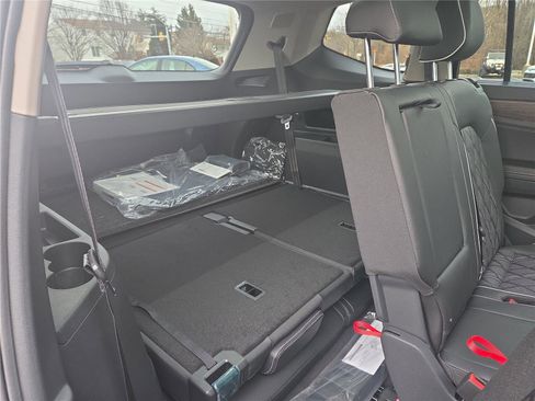 New 2026 Volkswagen Atlas SEL Premium R-Line image 31