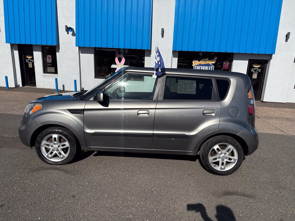 Used 2010 Kia Soul + FWD image 17